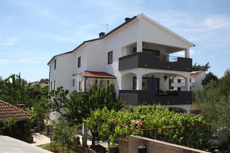 Apartments Hajl Krk Town Luaran gambar