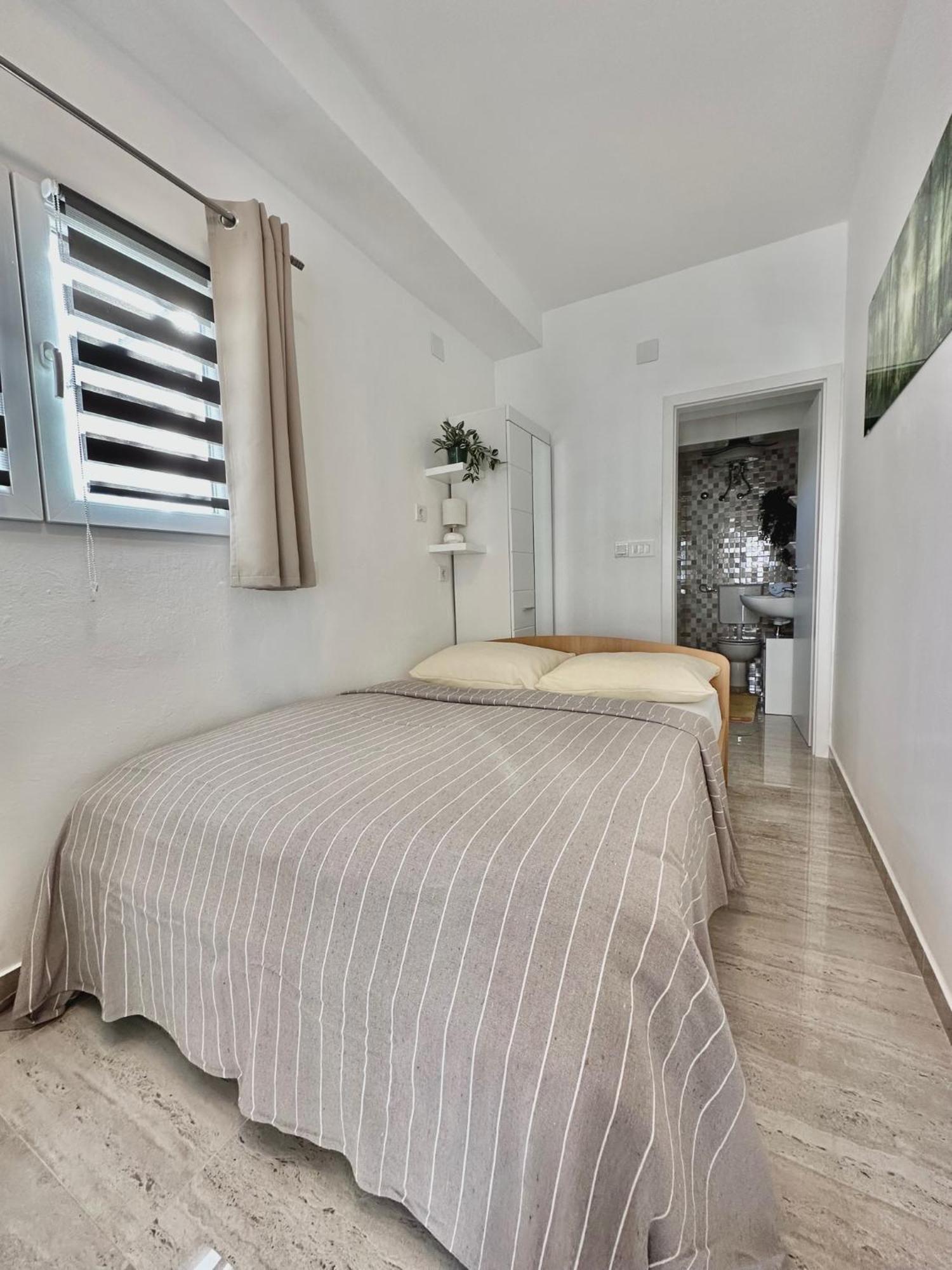 Apartments Hajl Krk Town Luaran gambar