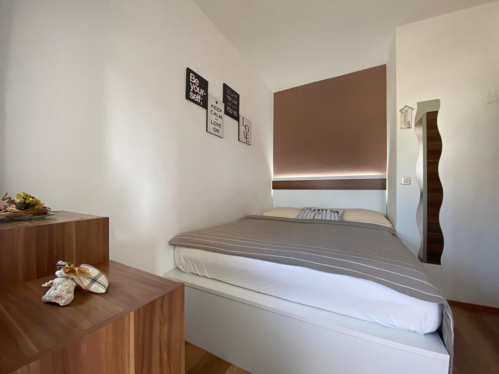 Apartments Hajl Krk Town Luaran gambar