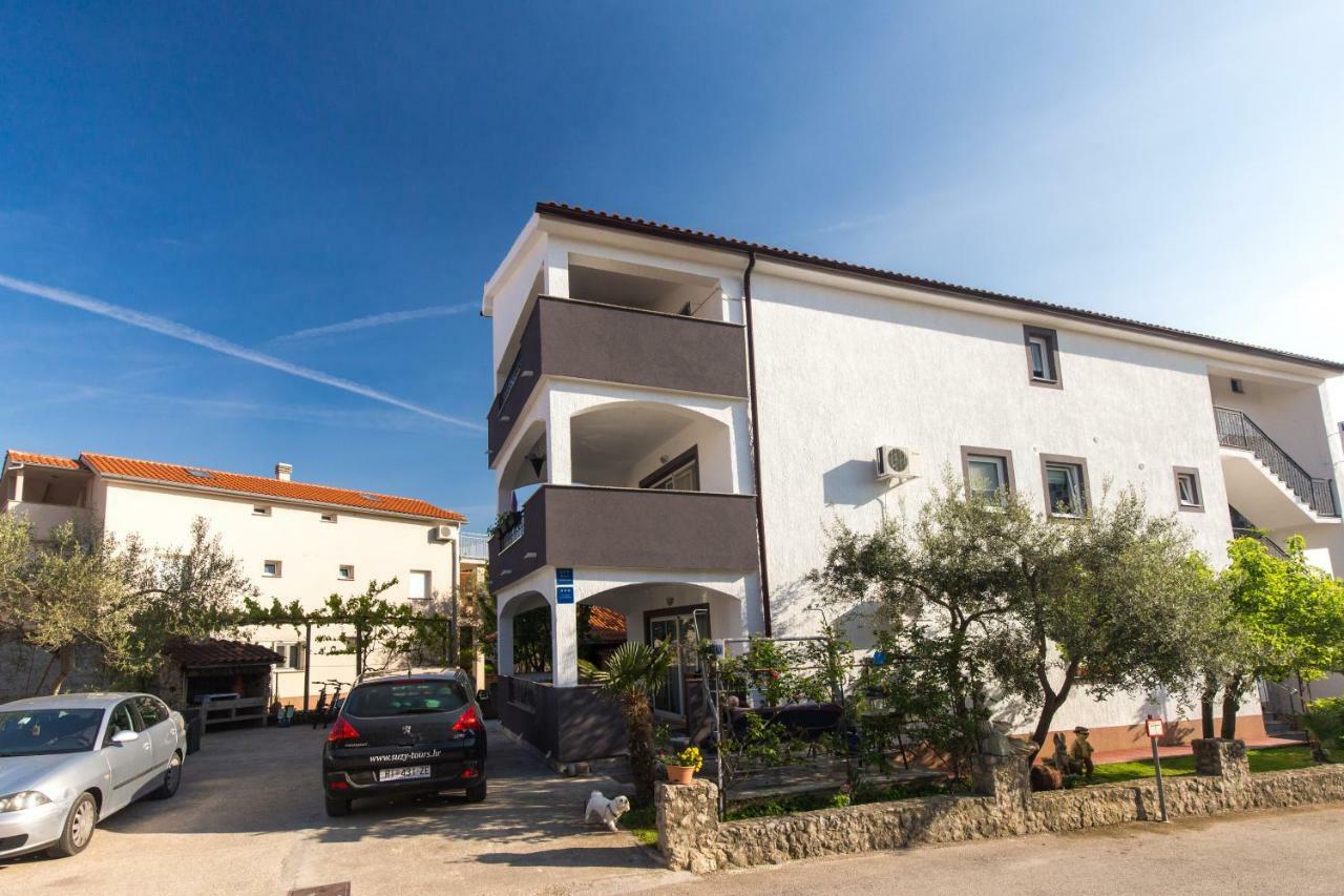 Apartments Hajl Krk Town Luaran gambar