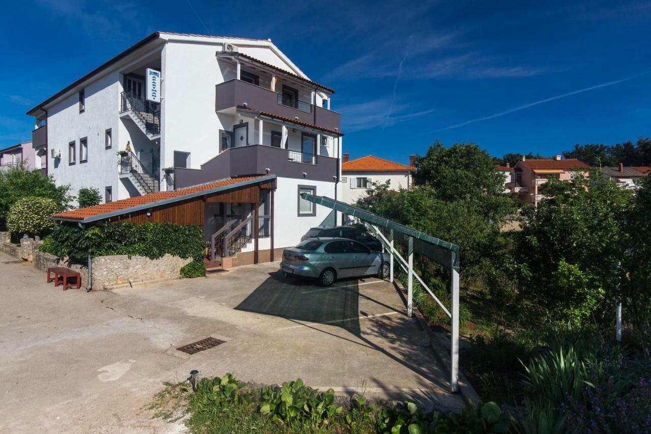 Apartments Hajl Krk Town Luaran gambar